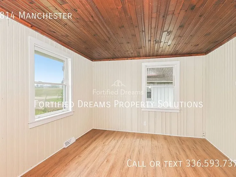 2814 Manchester St — Photo 13