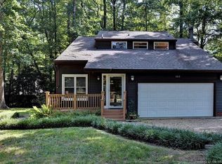 100 Somerset Cir, Yorktown, VA 23692