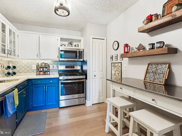 5225 Pooks Hill Rd APT 221S, Bethesda, MD 20814