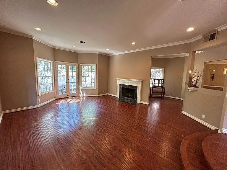 300 S Timken Rd — Photo 4