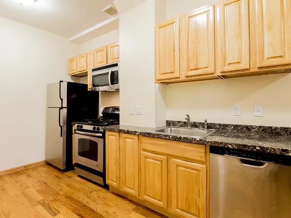 178 Nassau Avenue image 6 of 11