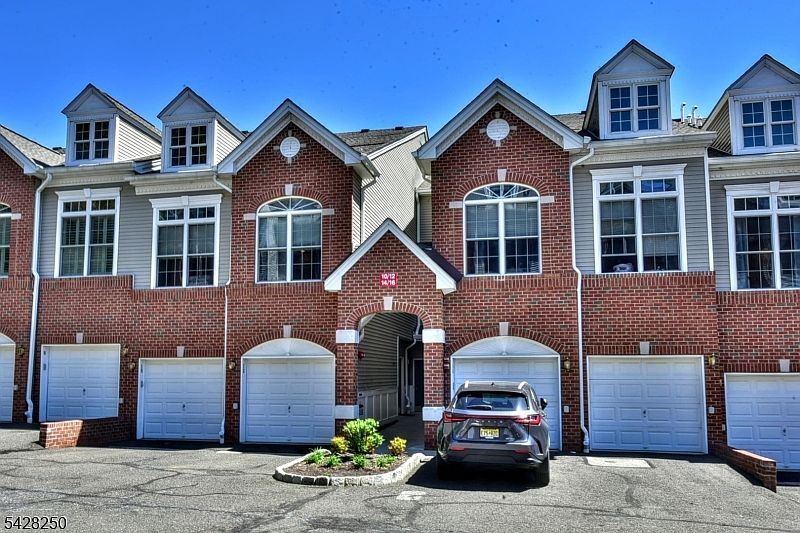 1st image of 12 De Bruyle Ct