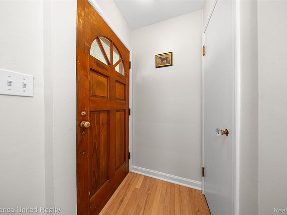4th image of 717 S Edgeworth Ave