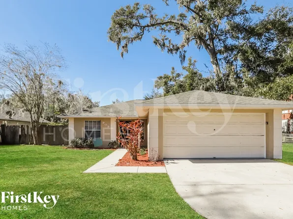 909 S Evers St, Plant City, FL 33563