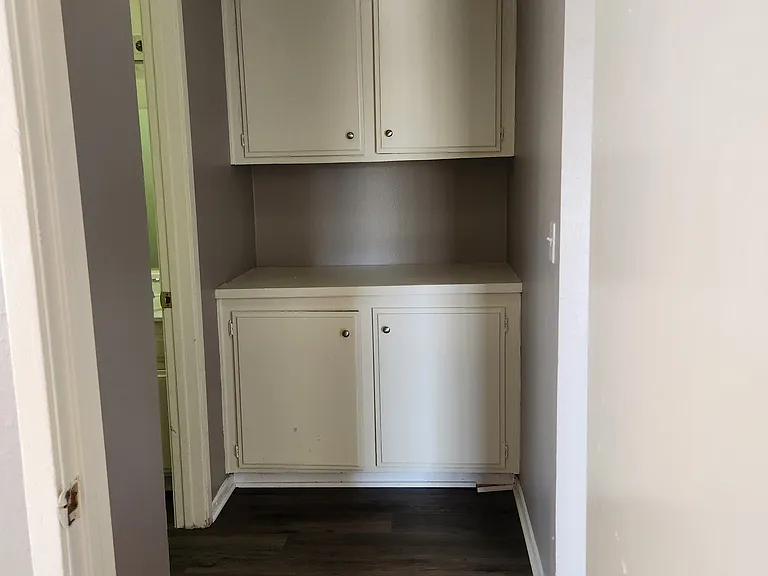 Valley House Apartments — Photo 14