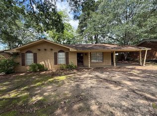 609 Milligan Dr, Longview, TX 75604