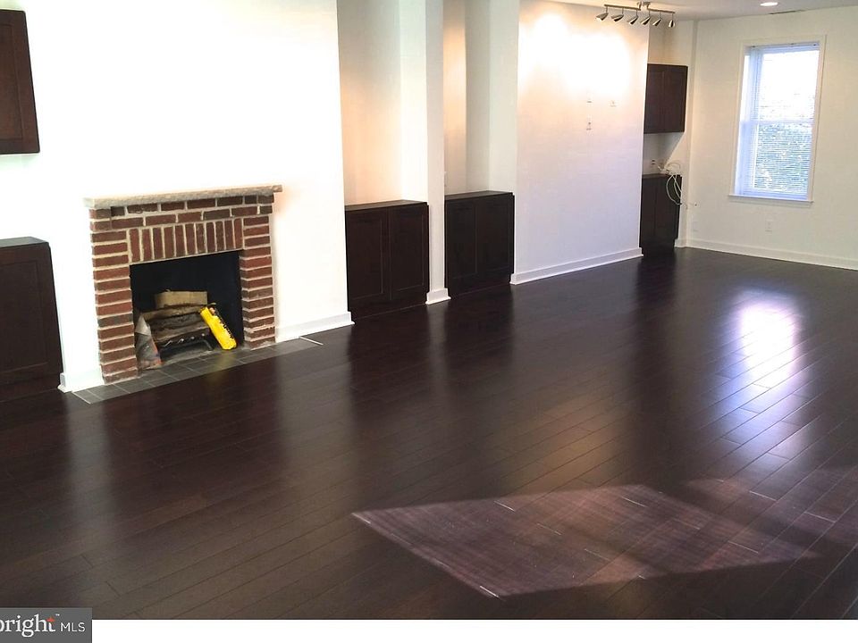 1st image of 238 Catharine St #3