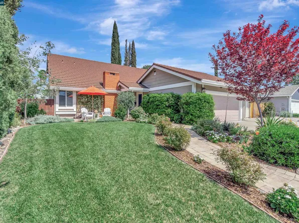 2872 Lyon Cir, Concord, CA 94518