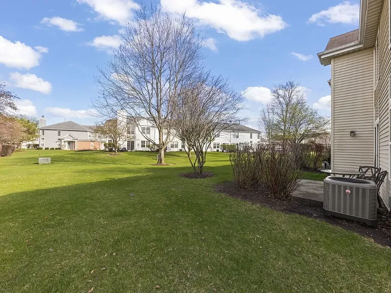 1989 Waverly Way — Photo 18