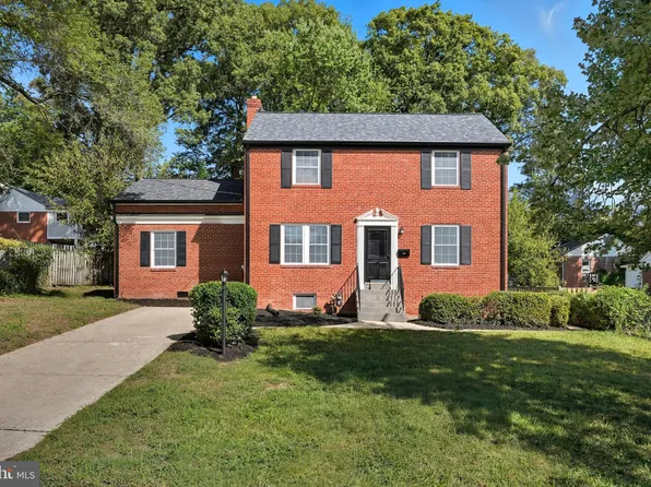 7406 Masonville Dr, Annandale, VA 22003