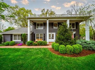 3904 W 91st St, Prairie Village, KS 66207