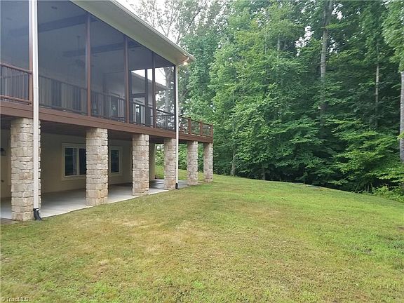2nd image of 584 Lissara Lodge Dr