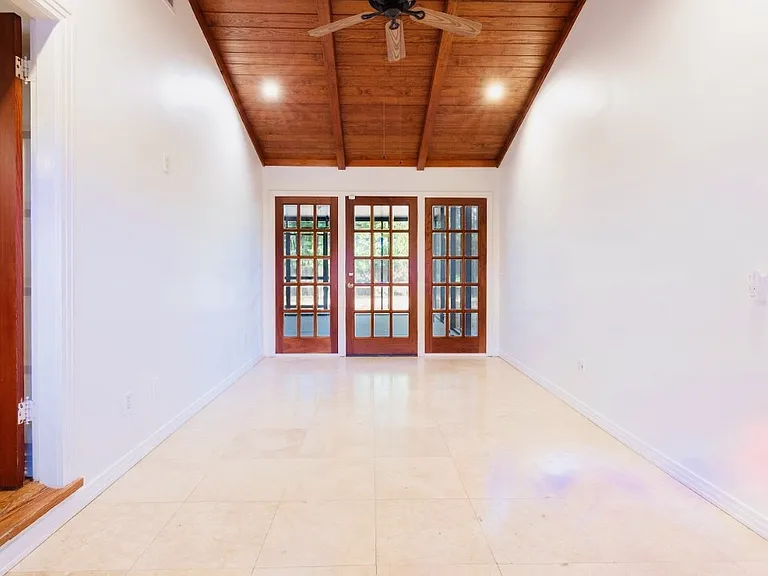 2131 Winter Park Rd — Photo 4