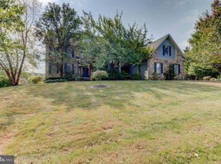 35 Meadow Creek Ln, Malvern, PA 19355