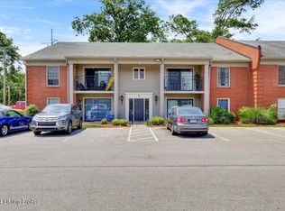 8 Dupont Way APT 8, Louisville, KY 40207