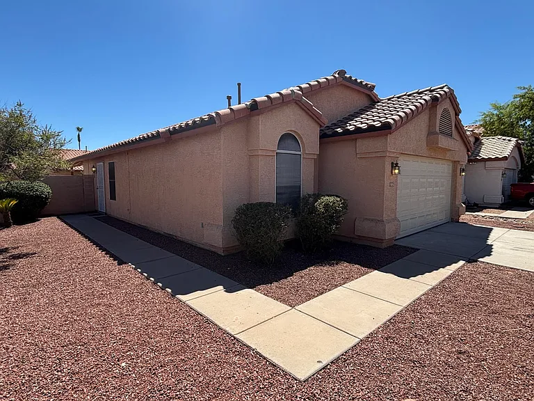 12721 W Palm Ln — Photo 2