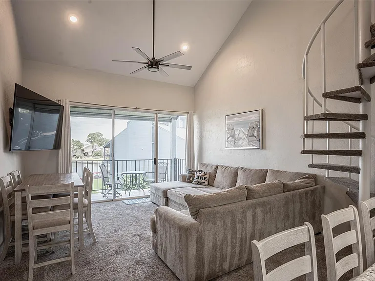 12500 Melville Dr #338D — Photo 5