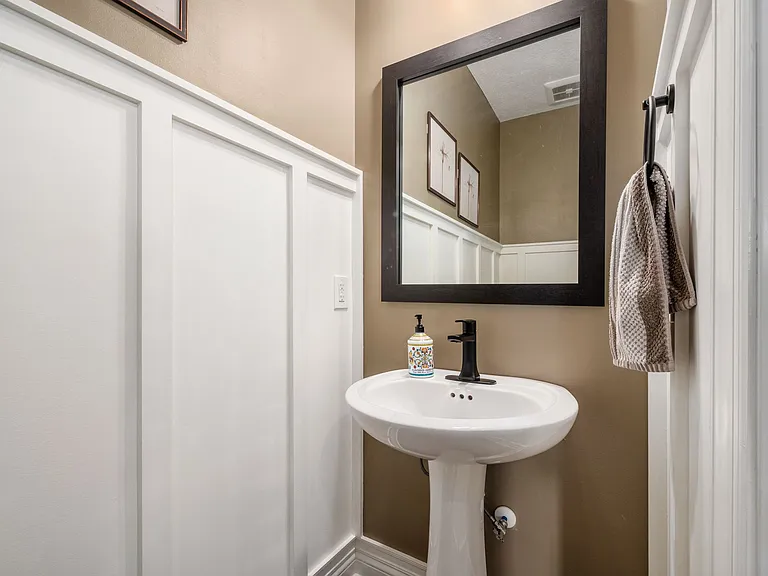 7404 Yarrow Run Rd — Photo 13