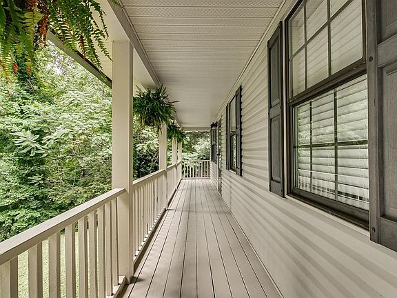 4th image of 1076 W Skyline Dr