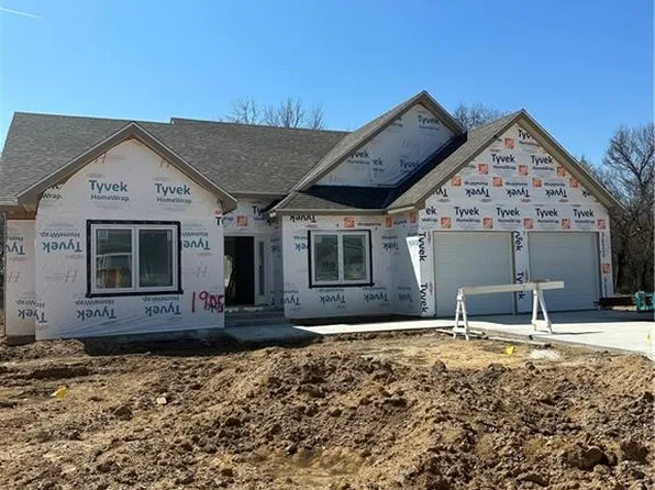 1905 Carnie Smith Ct, Pittsburg, KS 66762