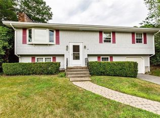 20 Water St, Portsmouth, RI 02871