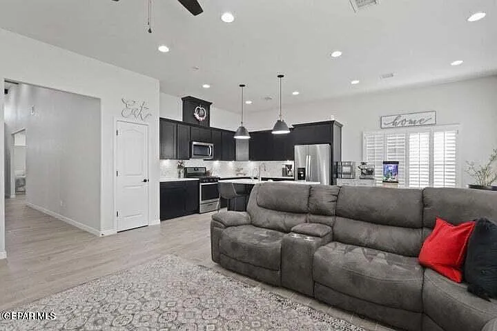 905 Cottage Pl — Photo 24
