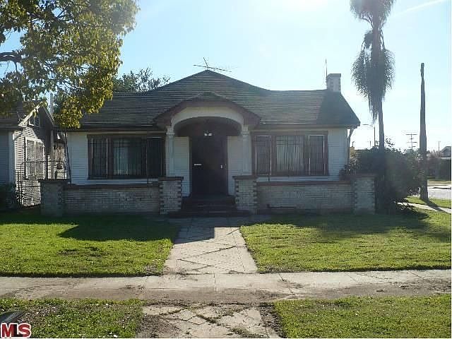 1st image of 2042 W 43rd St
