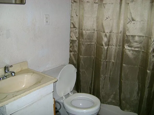 1 bed, 800 sqft, $695 — Photo 3
