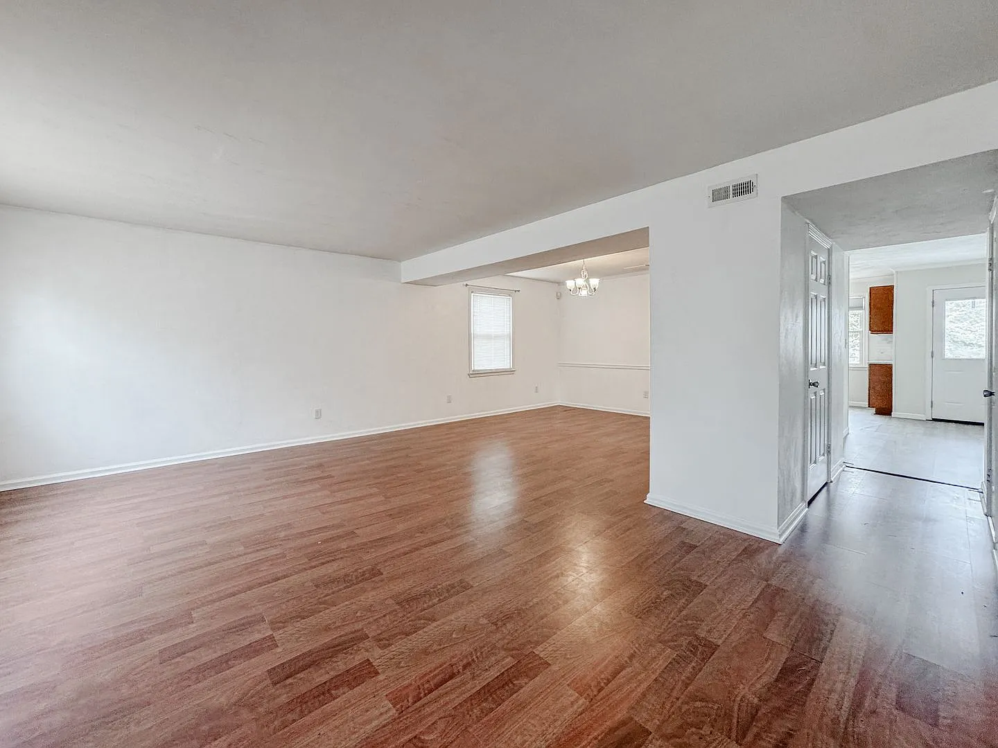 Va. Beach! Renovated and Move-In Ready! 4BR, 2 1/2 BA, 2005 s/f, cul-de-sac, fenced-in yard, Rock... — Photo 3