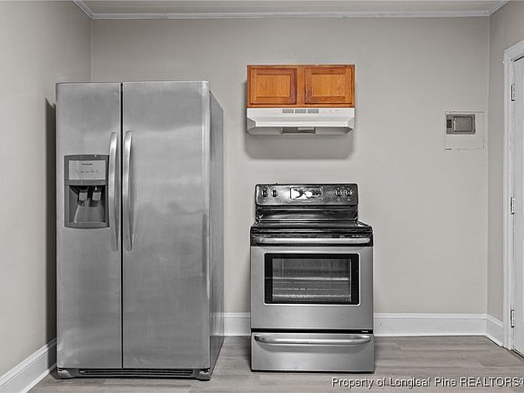 5th image of 402 W 5th Ave