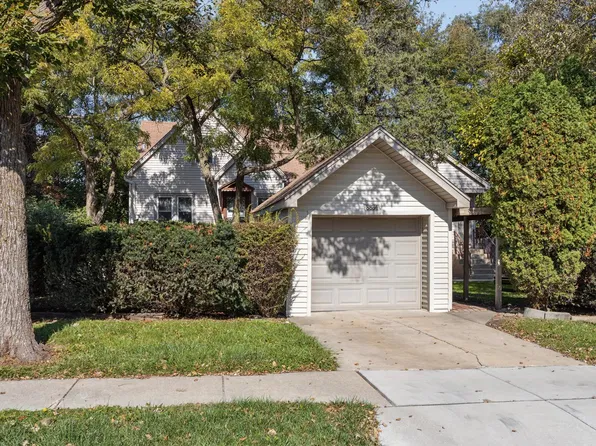 8834 Burlington Ave, Brookfield, IL 60513