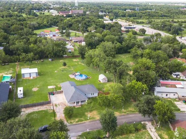 112 Wood Ave, Baytown, TX 77520