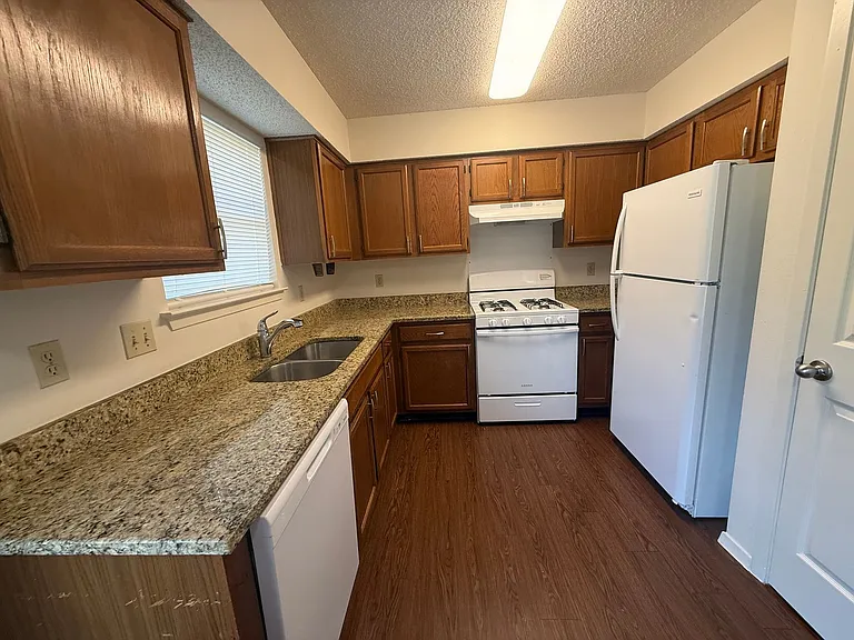 10609 Archdale Dr — Photo 4