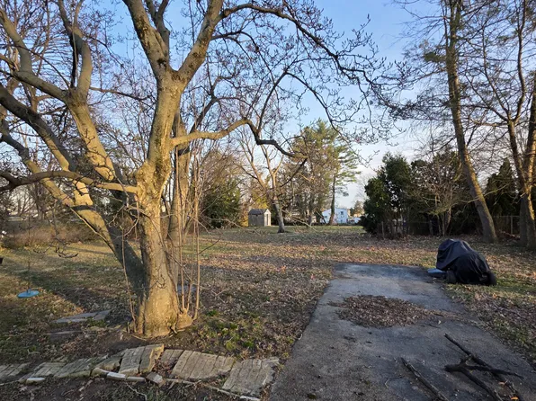 926 Green Ln, Secane, PA 19018