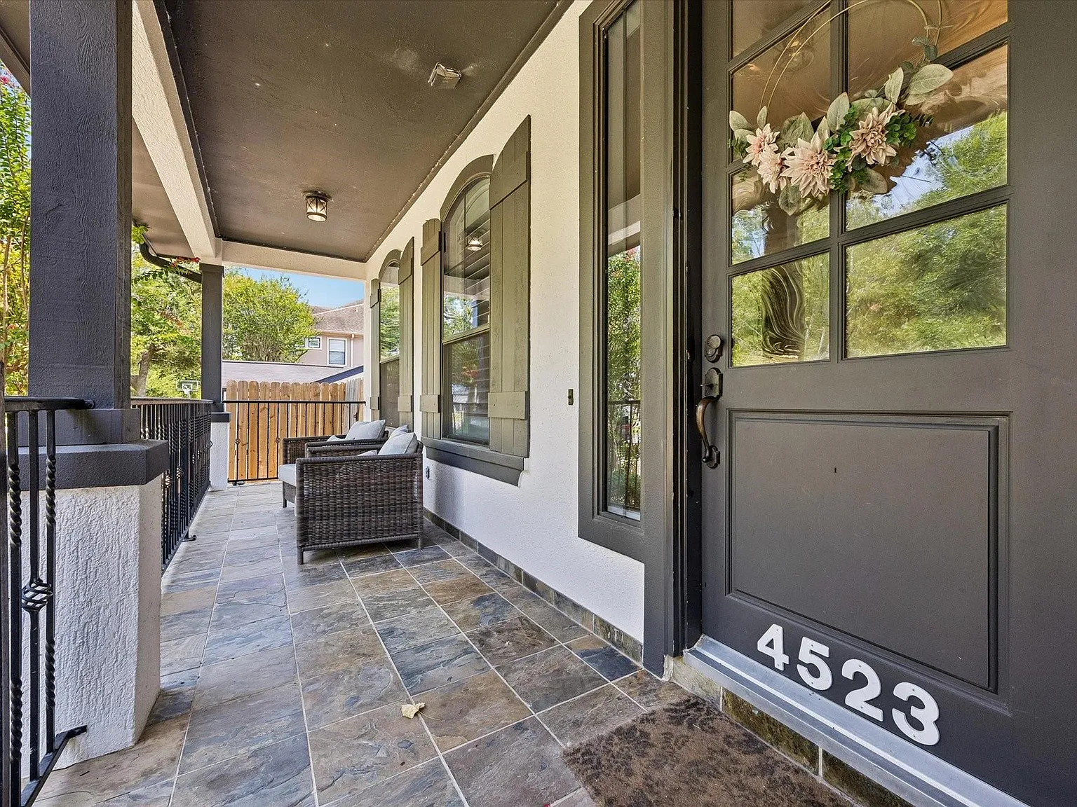 4 bed, 4.5 bath, 3909 sqft, $7,500 — Photo 3