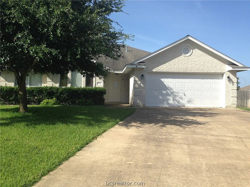 4 bed, 1685 sqft, $2,025 — Photo 2