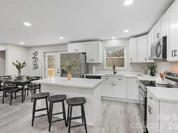824 Kentberry Dr, Charlotte, NC 28214