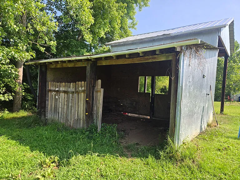 570 Little Fork Rd — Photo 16