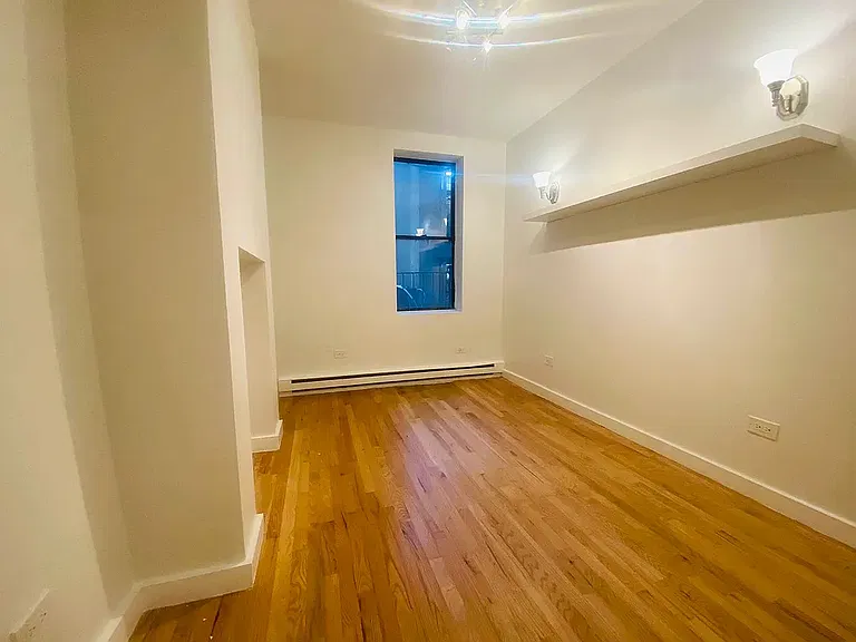 102 W 29th St #2 — Photo 14
