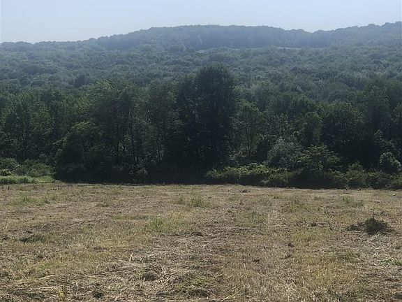 3rd image of 185 State Line Rd