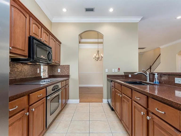 10639 Hatteras Dr — Photo 7
