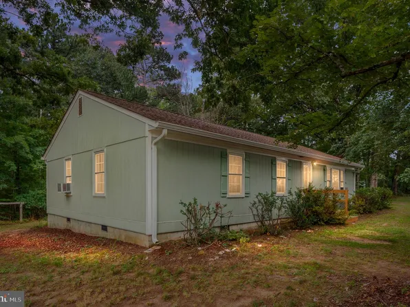 1564 Bethany Church Rd, Bumpass, VA 23024