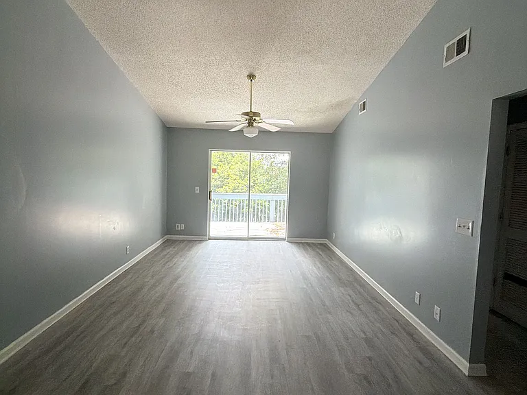 910 Brett Dr #60 — Photo 2