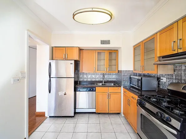 119-49 49th Un, Forest Hills, NY 11375