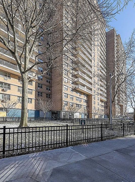 1st image of 2925 W 5th St APT 6E