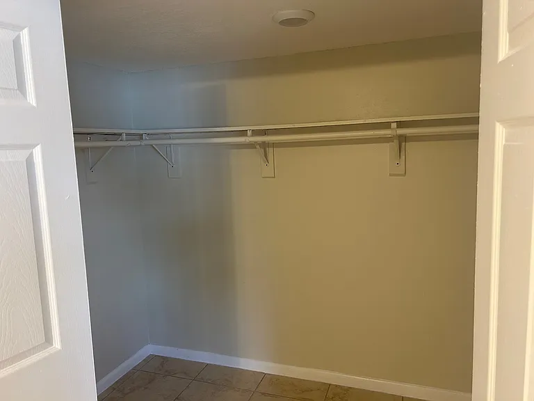 College Gardens Apartments — Photo 6