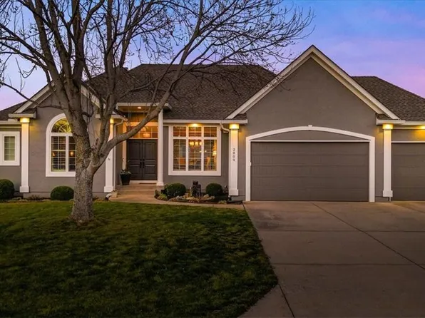 2809 SW Carlton Dr, Lees Summit, MO 64082