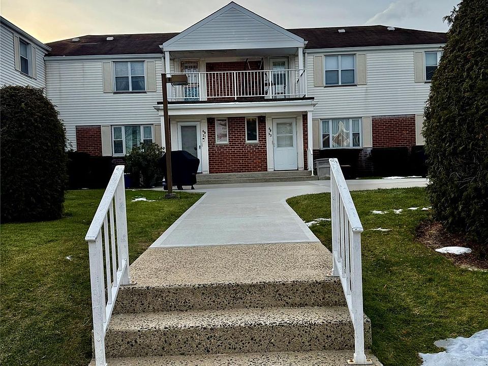 1st image of 68-21A Cloverdale Lane