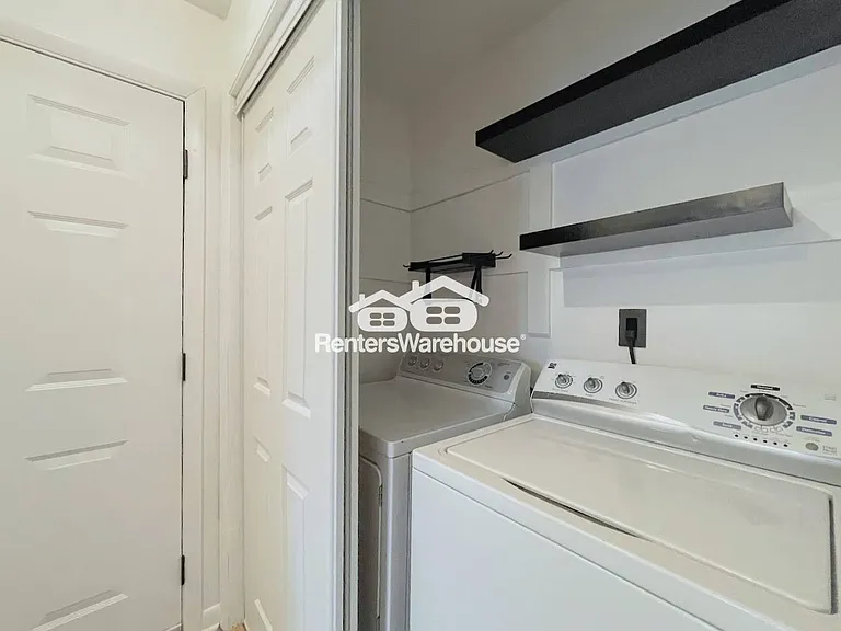 1843 Chantilly Ct #404 — Photo 24