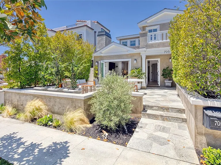 705 Larkspur Ave — Photo 4